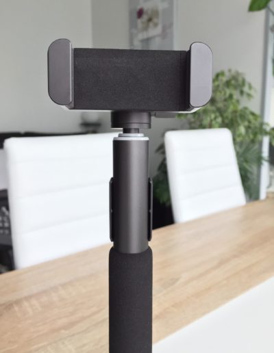 image Test de la perche à selfie Bluetooth avec trépied et télécommande d’Aukey 3