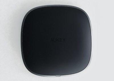image test du chargeur sans fil par induction compatibles Qi en graphite d'Aukey 3