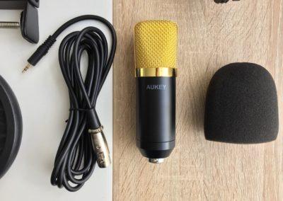 image Test du kit microphone et support de microphone à bras ciseaux Aukey 3