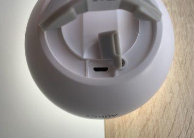 image Test de la lampe de chevet Aukey (RVB), rechargeable et étanche 6