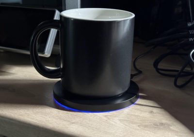 image Test de la tasse chauffante et chargeur sans fil QI Muggo Volt 12
